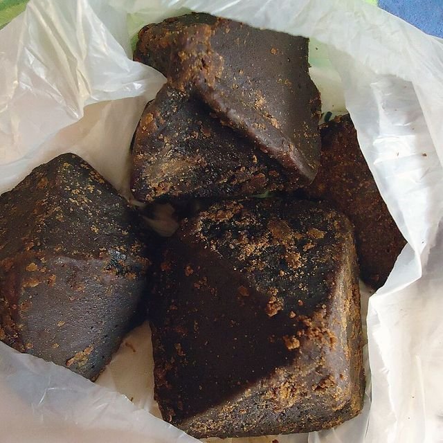 Palm Jaggery (கருப்பட்டி)