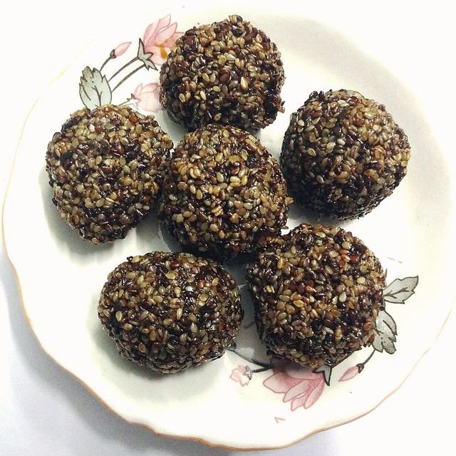 Little Millet Laddu (சாமை லட்டு)