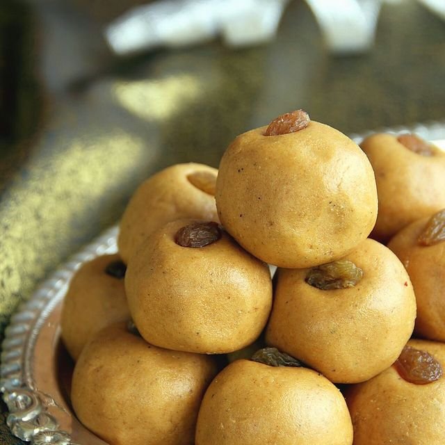 Foxtail Millet Laddu (தினை லட்டு)